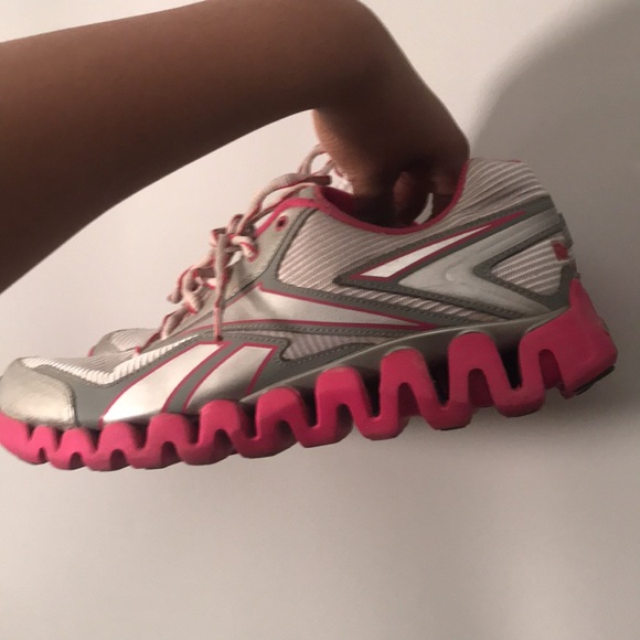 Athletic sneakers - Picture 3 of 4